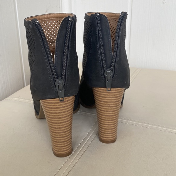 Summer booties. - Picture 3 of 4